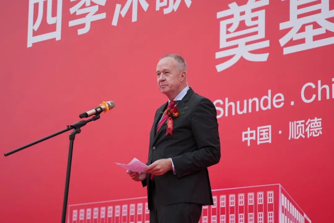 2a4e258ed1504d90806d701273fa543a~tplv-tt-origin-web_gif.jpg